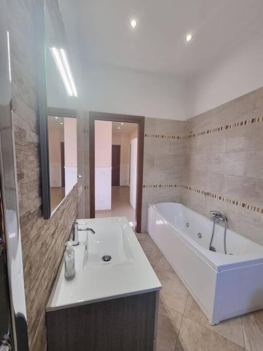 -5 Min From Bus Stop-Free Parking Рим Екстер'єр фото